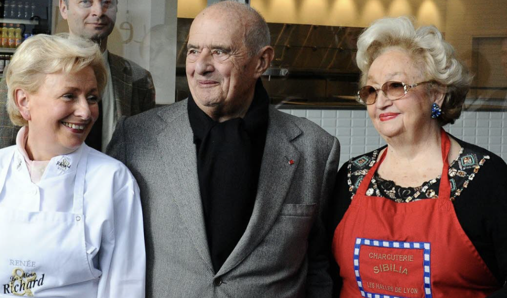 "La mère Richard avec Paul Bocuse et madame Sibilia"